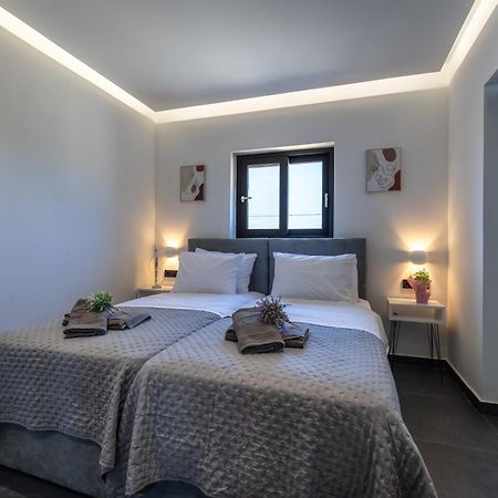 Μr & Μrs Grey Luxury Villas Ambelokipoi  Dış mekan fotoğraf